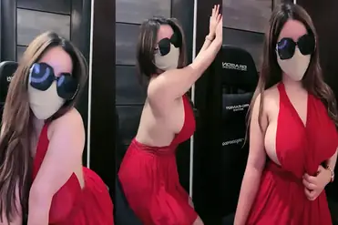 Selebgram ZF Key Nenen Bulet Pamer Sensual poster