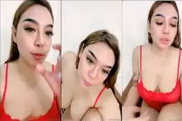 Tante Mega Live Bling2 Omek Sampai Basah Kuyup poster